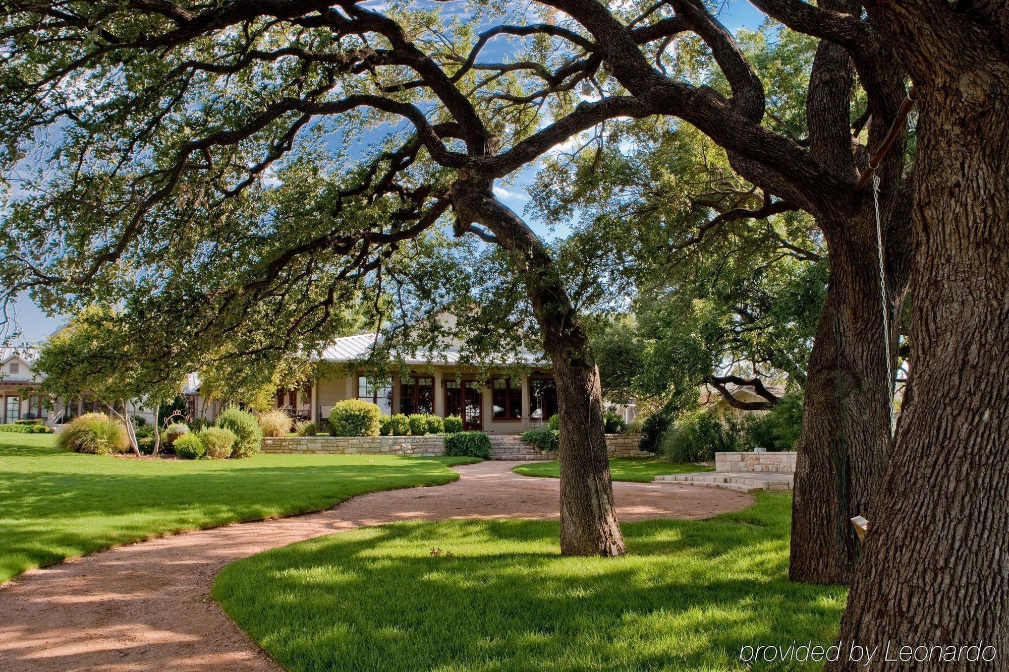 Inn On Lake Granbury Εξωτερικό φωτογραφία